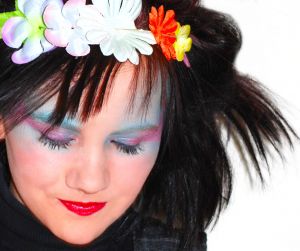 How to do wedding hairstyles by Bella Mclaine Wedding ceremony is a memorable day of everybody life. Everybody wants to look perfect and different from other on this day. This event includes many small decisions like wedding dress,...